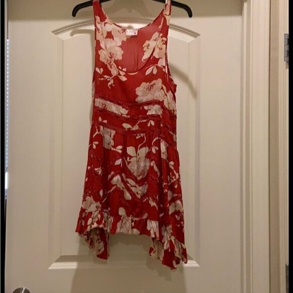 FREE PEOPLE BOHO RED & CREAM COLORED FLORAL LACE TRIM MINI DRESS SIZE SMALL - Picture 1 of 5